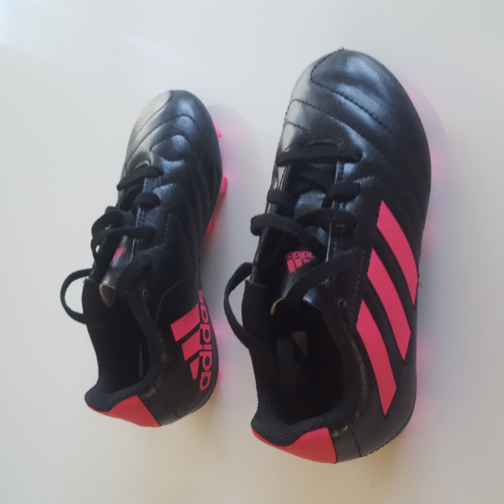 Adidas Kids size 11 Pink & Black Soccer Cleats. Used in very good condition! - Picture 2 of 9